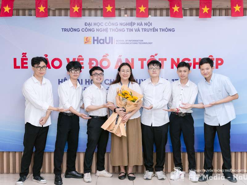 Dấu ấn trưởng thành của khóa đầu tiên ngành Công nghệ thông tin Tiếng Anh tại SICT – HaUI