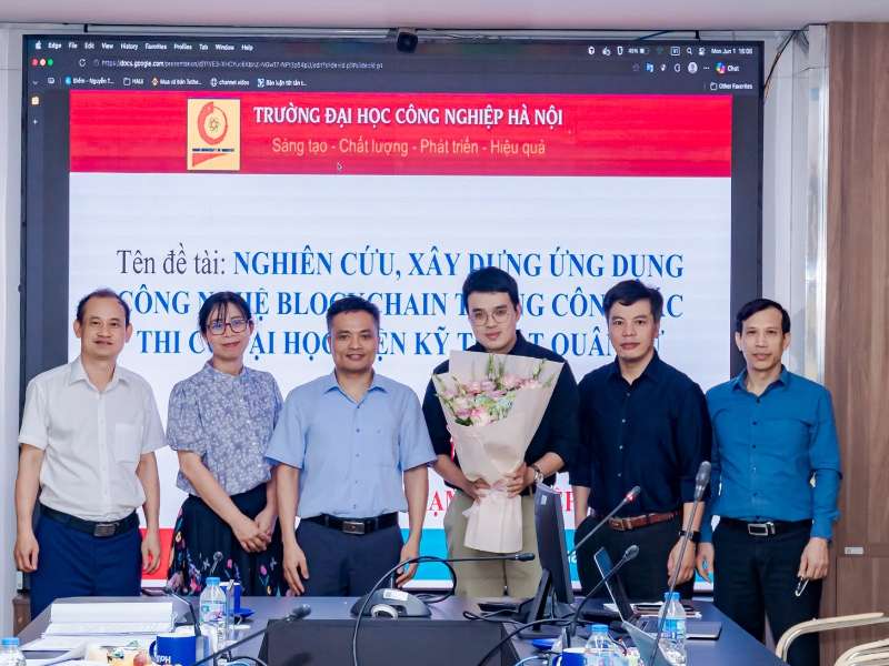 Trường Công nghệ Thông tin và Truyền thông tổ chức Hội đồng bảo vệ Đề án tốt nghiệp Thạc sĩ ngành Hệ thống thông tin