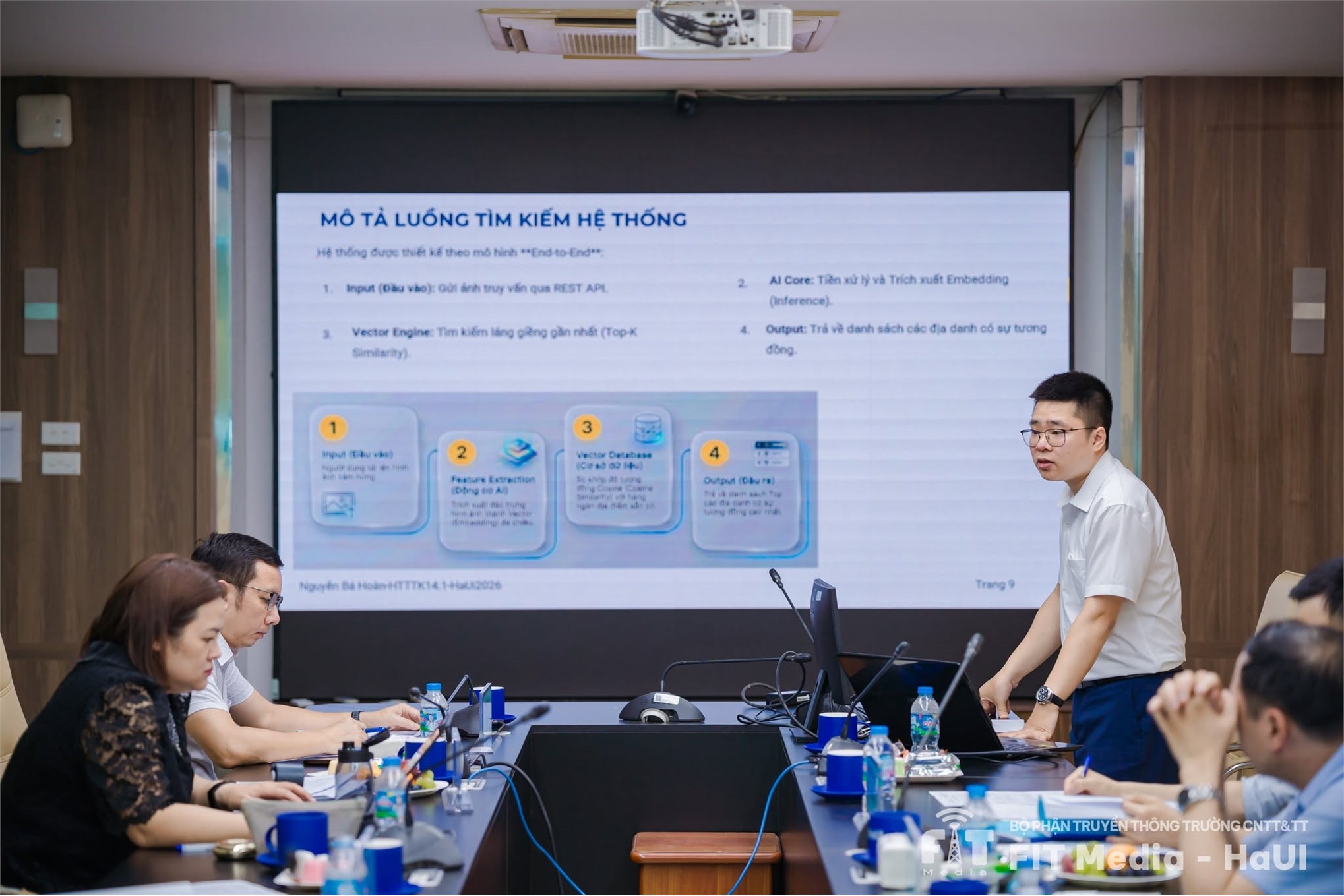 Trường Công nghệ Thông tin và Truyền thông tổ chức Hội đồng bảo vệ Đề án tốt nghiệp Thạc sĩ ngành Hệ thống thông tin