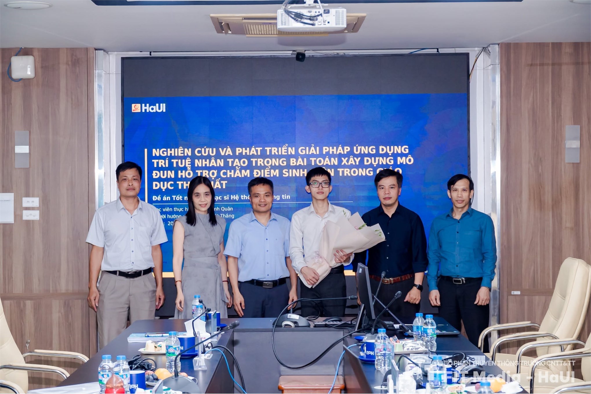 Trường Công nghệ Thông tin và Truyền thông tổ chức Hội đồng bảo vệ Đề án tốt nghiệp Thạc sĩ ngành Hệ thống thông tin