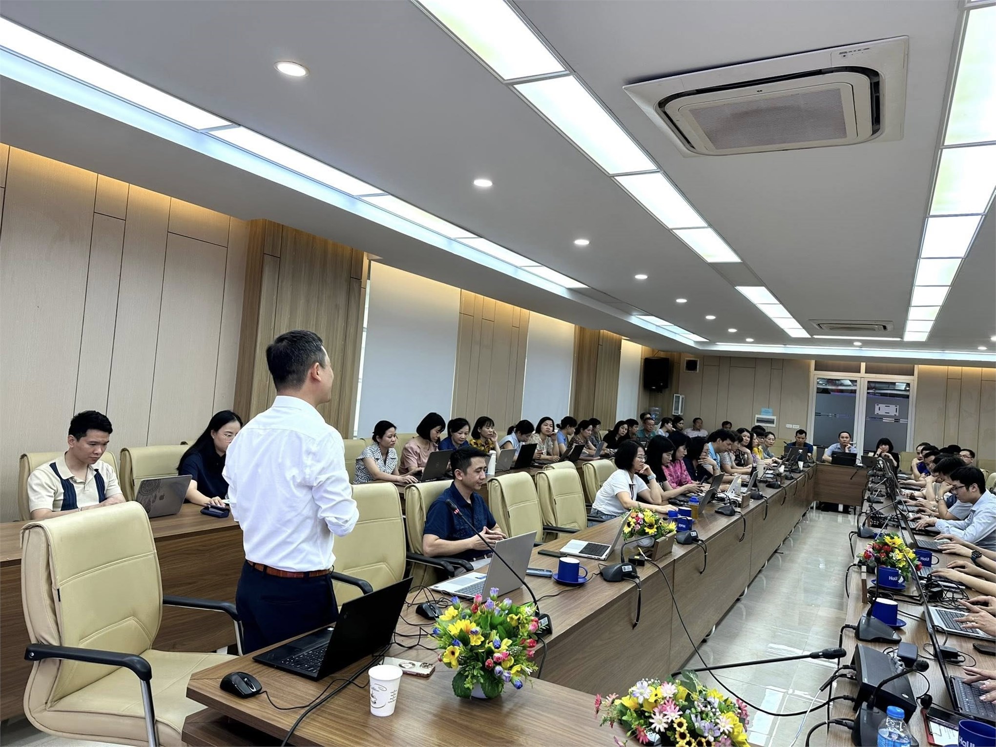 Trường Công nghệ Thông tin và Truyền thông đồng hành cùng Đại học Công nghiệp Hà Nội trong tập huấn ứng dụng trí tuệ nhân tạo trong thiết kế bài giảng và tổ chức dạy – học