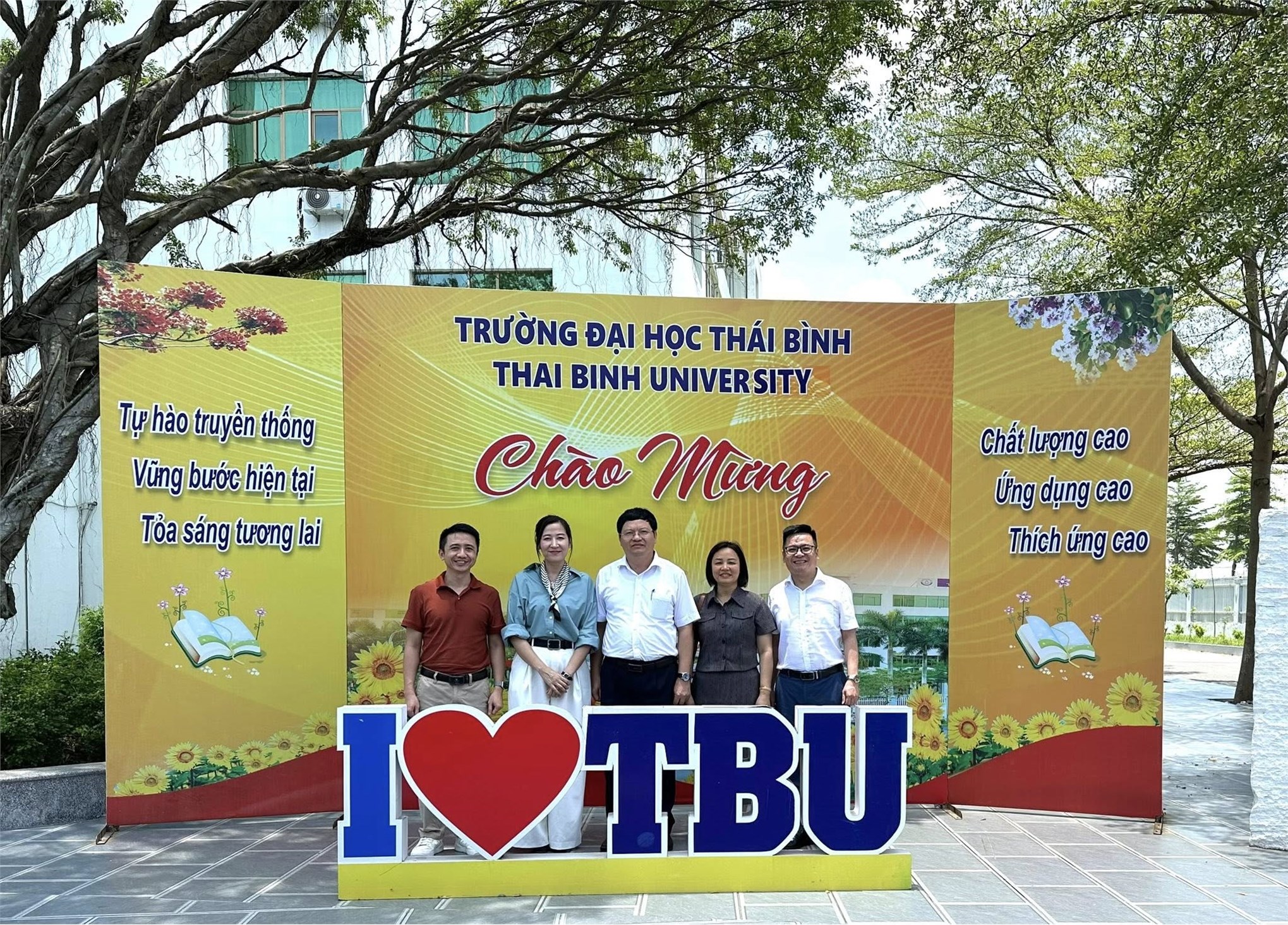 Trường Công nghệ Thông tin và Truyền thông – Đại học Công nghiệp Hà Nội thúc đẩy hợp tác với Trường Đại học Thái Bình trong đào tạo, nghiên cứu và chuyển đổi số