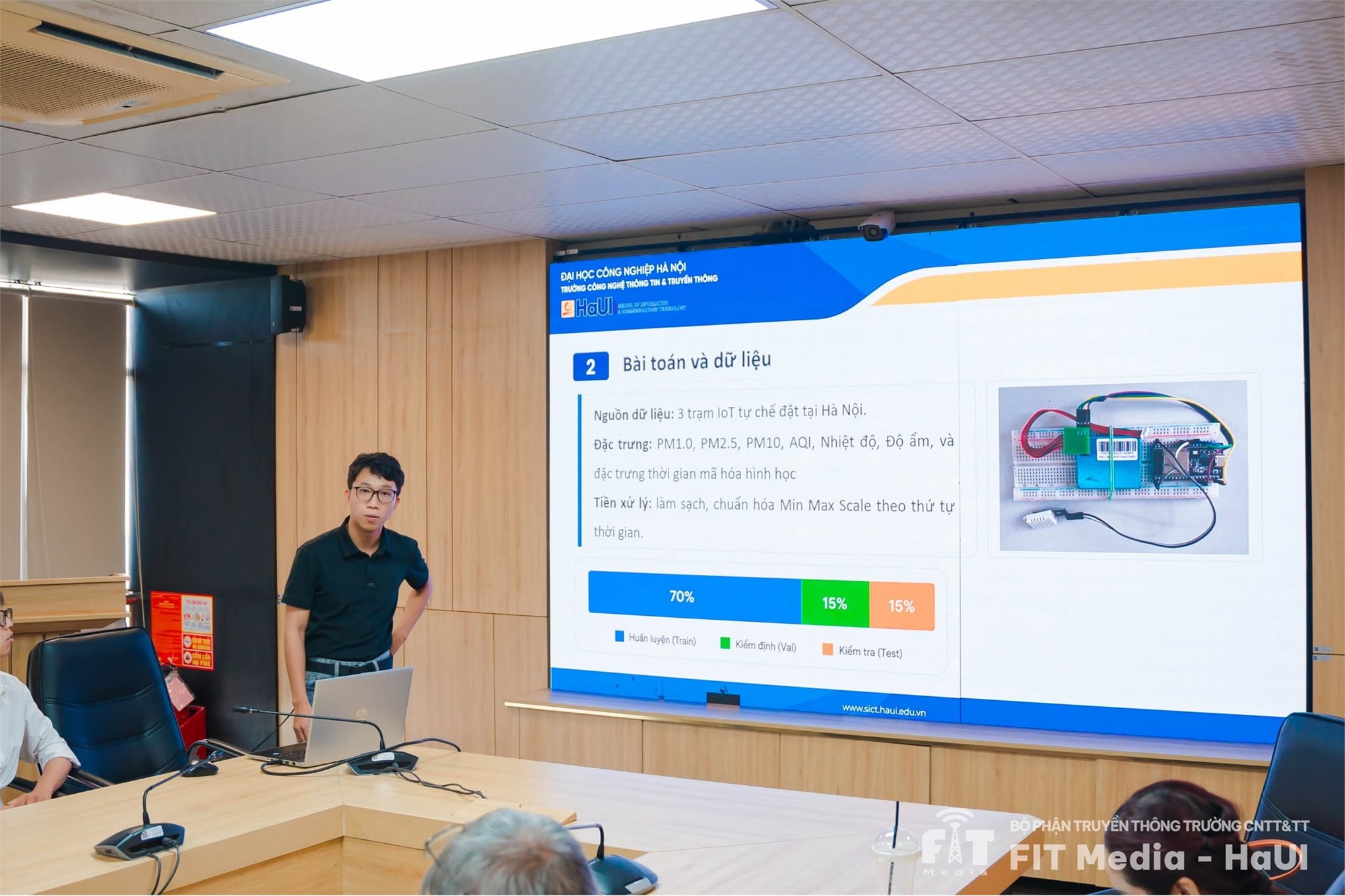 Trường Công nghệ Thông tin và Truyền thông tổ chức nghiệm thu đề tài Sinh viên Nghiên cứu khoa học năm học 2025–2026 lĩnh vực Công nghệ thông tin