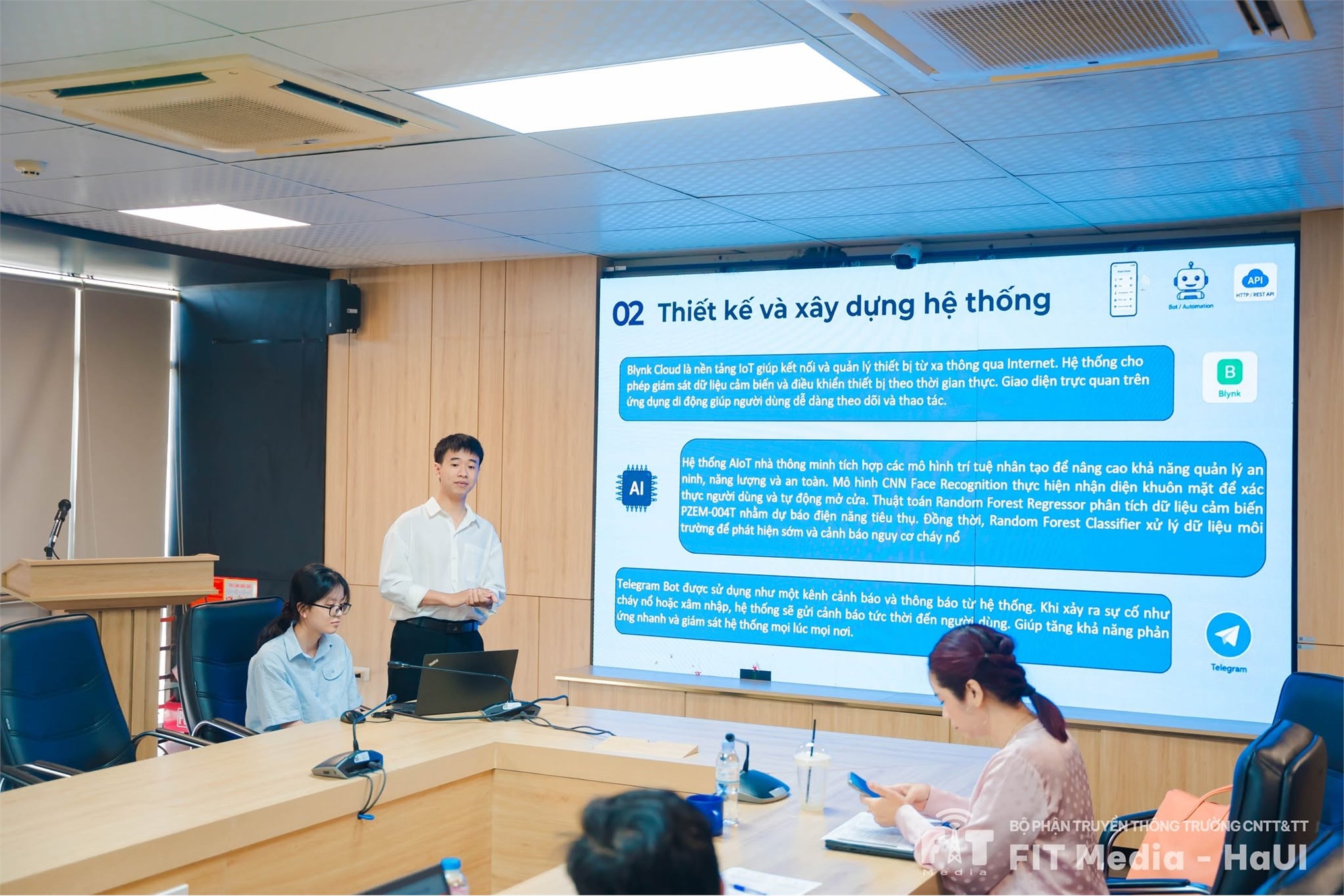 Trường Công nghệ Thông tin và Truyền thông tổ chức nghiệm thu đề tài Sinh viên Nghiên cứu khoa học năm học 2025–2026 lĩnh vực Công nghệ thông tin