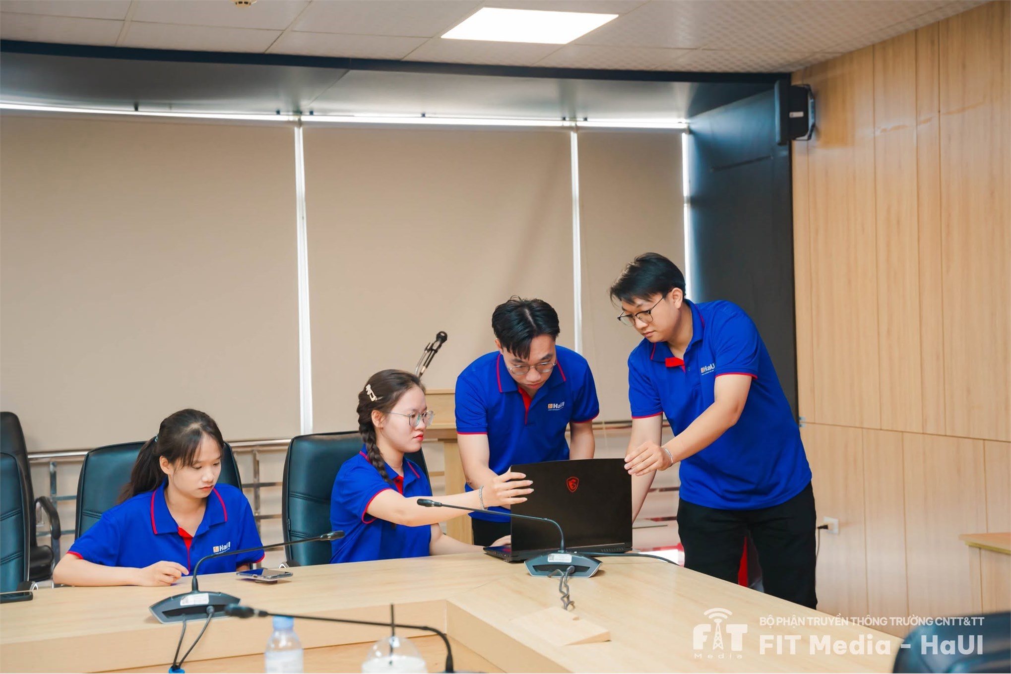 Trường Công nghệ Thông tin và Truyền thông tổ chức nghiệm thu đề tài Sinh viên Nghiên cứu khoa học năm học 2025–2026 lĩnh vực Công nghệ thông tin
