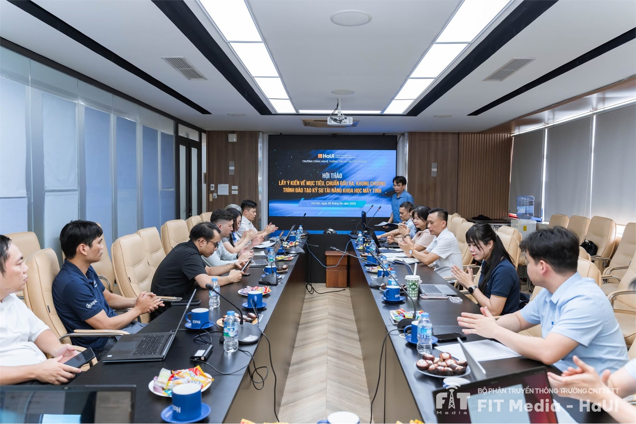 Trường Công nghệ Thông tin và Truyền thông tổ chức Hội thảo lấy ý kiến xây dựng chương trình đào tạo Kỹ sư tài năng Khoa học máy tính