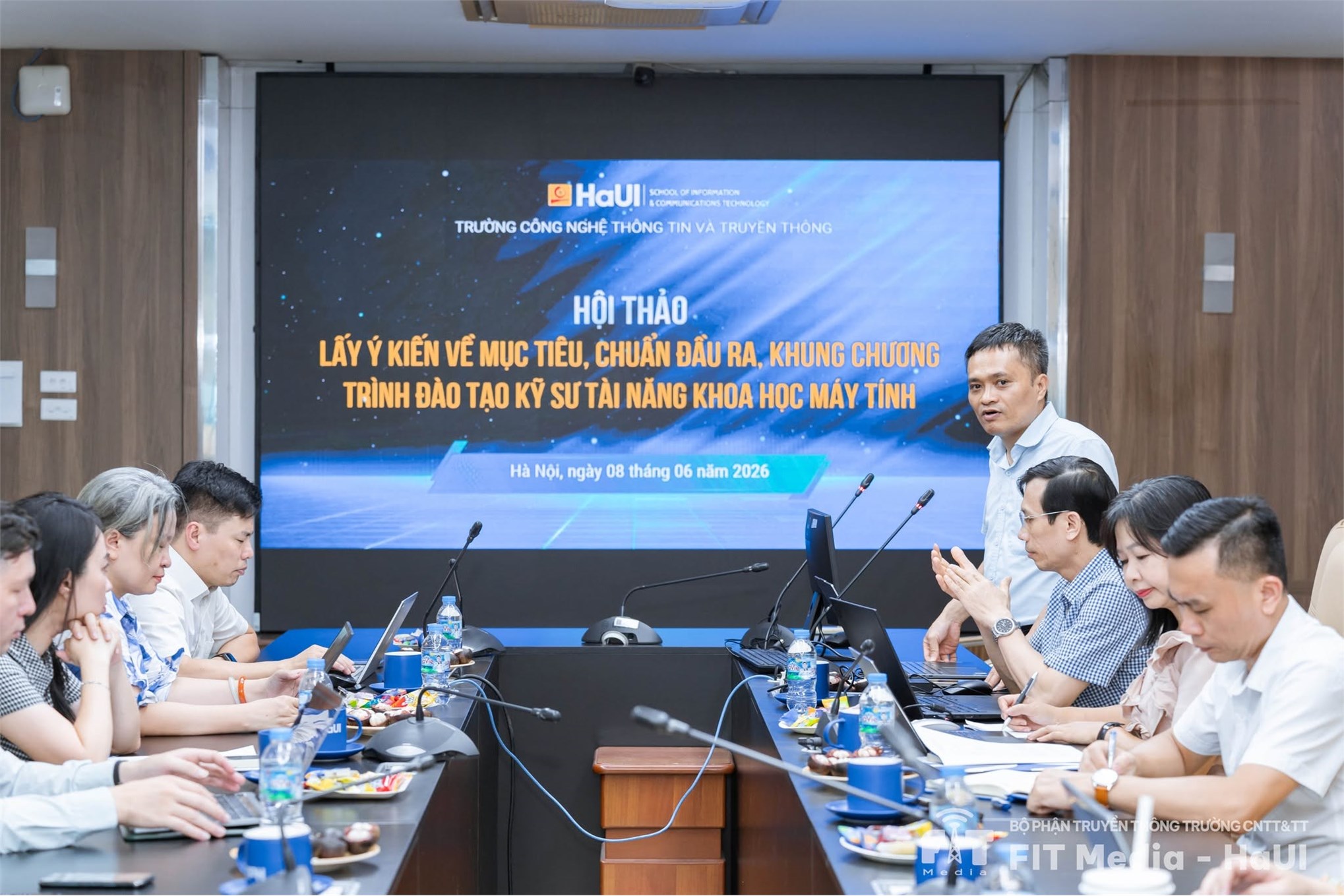 Trường Công nghệ Thông tin và Truyền thông tổ chức Hội thảo lấy ý kiến xây dựng chương trình đào tạo Kỹ sư tài năng Khoa học máy tính