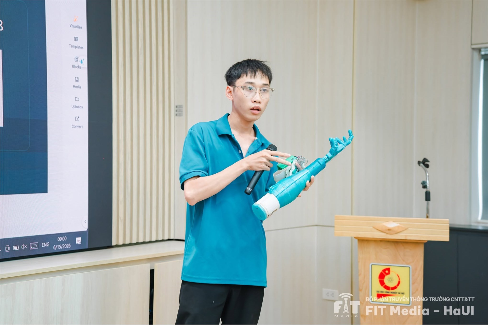 Chúc mừng các đội thi Trường CNTT và Truyền thông vào Chung kết DECIC 2026