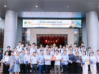Trường Công nghệ thông tin và Truyền thông chào đón học sinh Trường THPT Chuyên Hạ Long đến tham quan, trải nghiệm môi trường học tập công nghệ