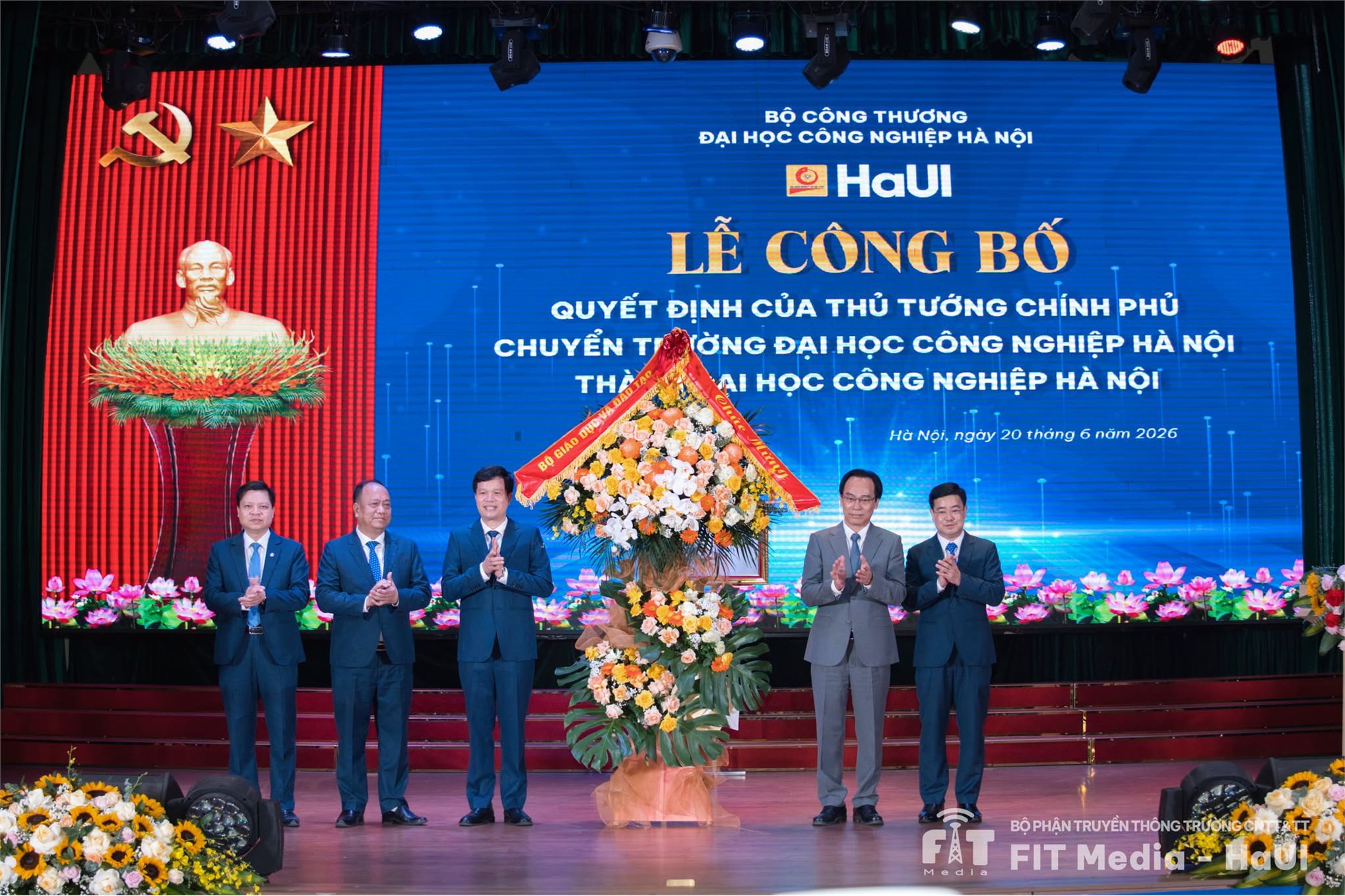 Chúc mừng Đại học Công nghiệp Hà Nội bước vào chặng đường phát triển mới