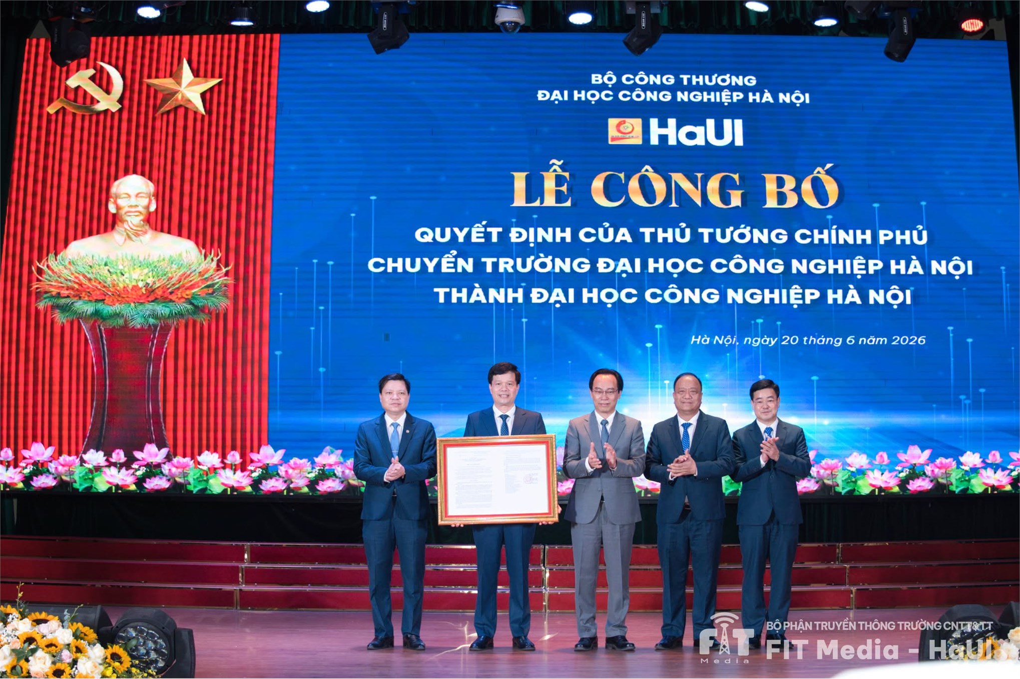 Chúc mừng Đại học Công nghiệp Hà Nội bước vào chặng đường phát triển mới