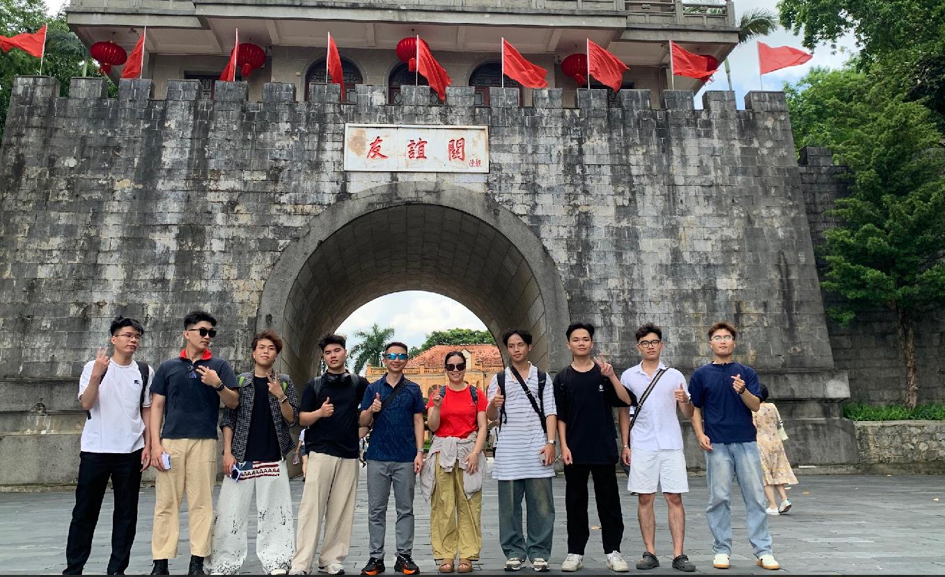 Sinh viên Trường Công nghệ Thông tin và Truyền thông HaUI khám phá môi trường công nghệ và học thuật tại Đại học Sư phạm Quảng Tây