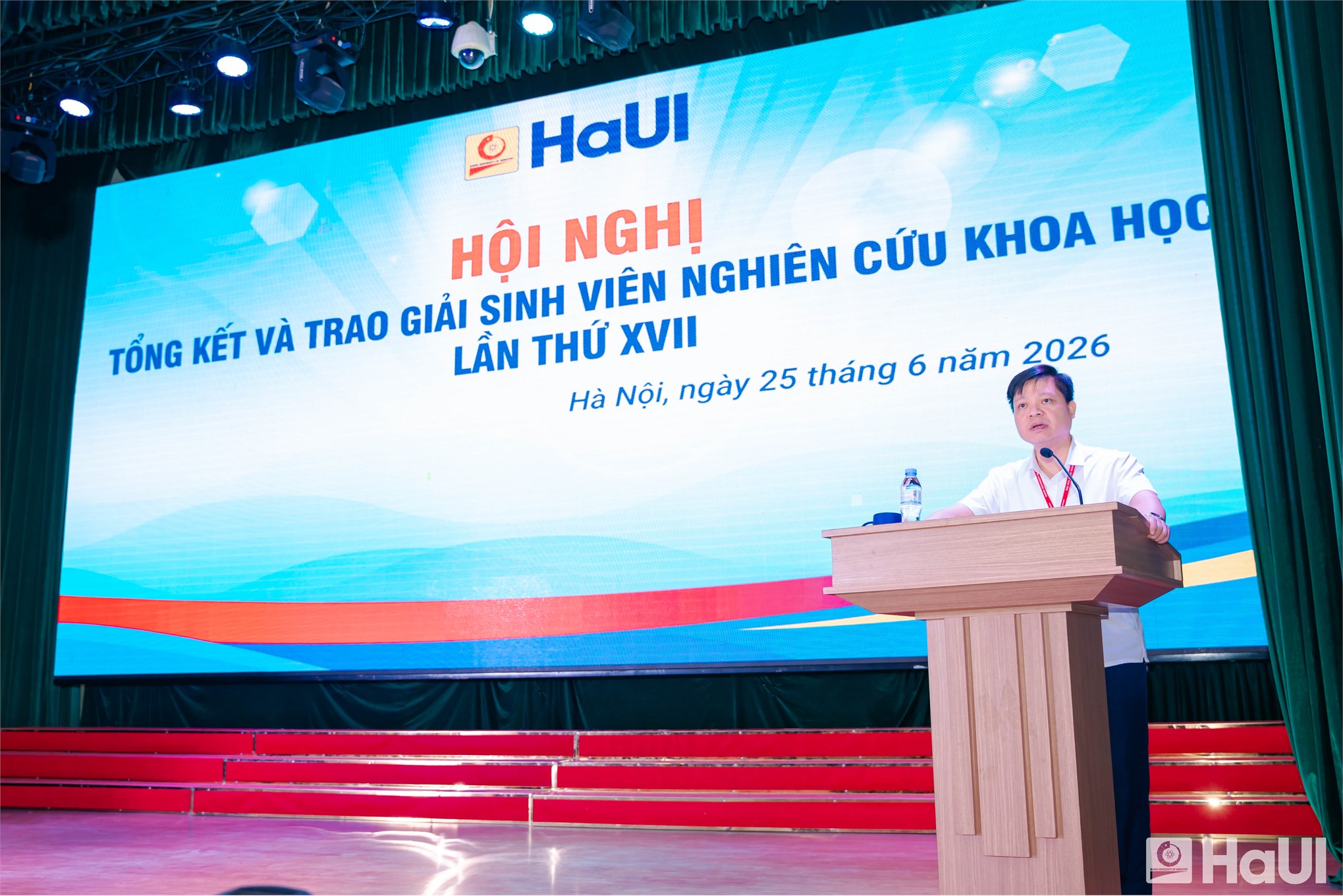 Sinh viên Trường Công nghệ Thông tin và Truyền thông khẳng định năng lực nghiên cứu khoa học, đổi mới sáng tạo tại HaUI