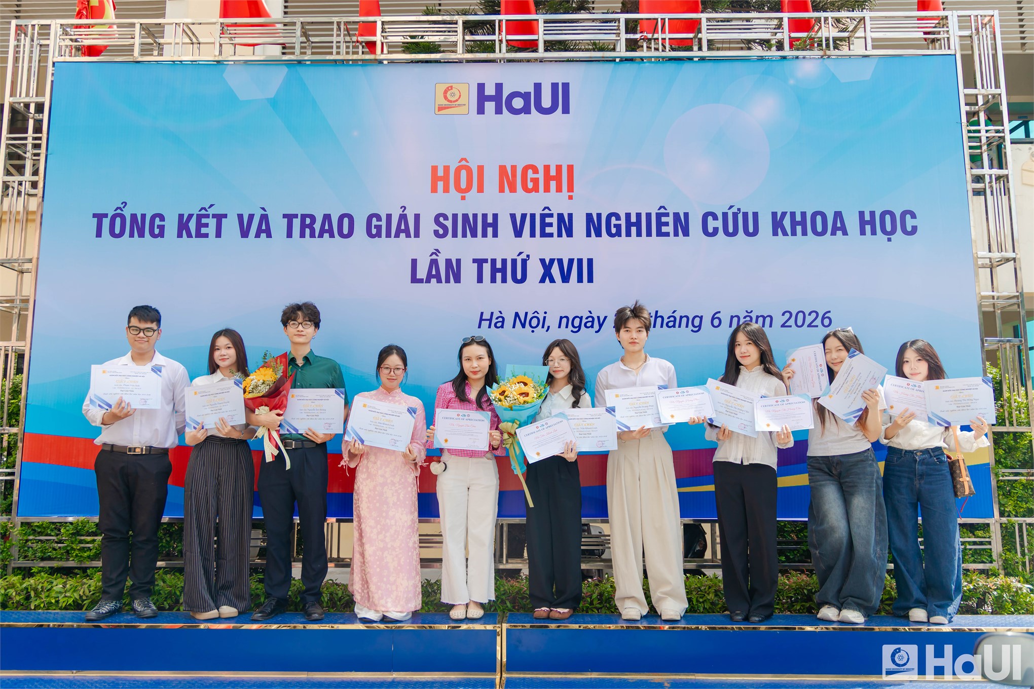 Sinh viên Trường Công nghệ Thông tin và Truyền thông khẳng định năng lực nghiên cứu khoa học, đổi mới sáng tạo tại HaUI