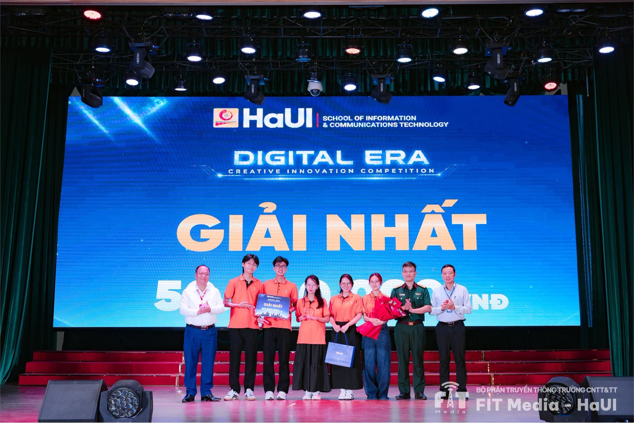 Sinh viên Trường Công nghệ Thông tin và Truyền thông ghi dấu ấn tại Chung kết Digital Era Creative Innovation Competition 2026