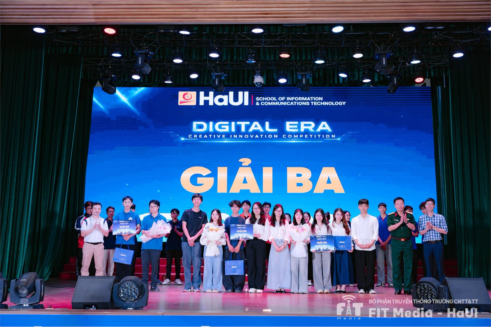 Sinh viên Trường Công nghệ Thông tin và Truyền thông ghi dấu ấn tại Chung kết Digital Era Creative Innovation Competition 2026