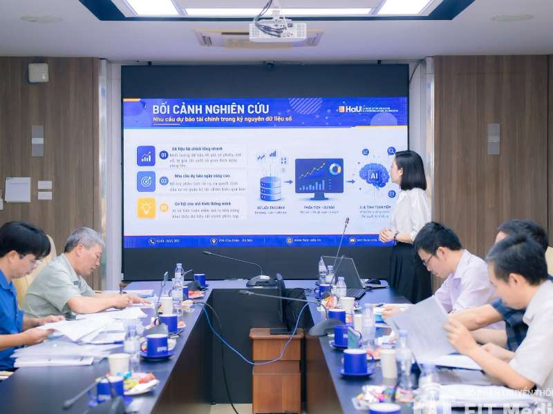 Đào tạo tiến sĩ tiếp tục ghi dấu ấn với 04 nghiên cứu sinh bảo vệ thành công đề cương luận án