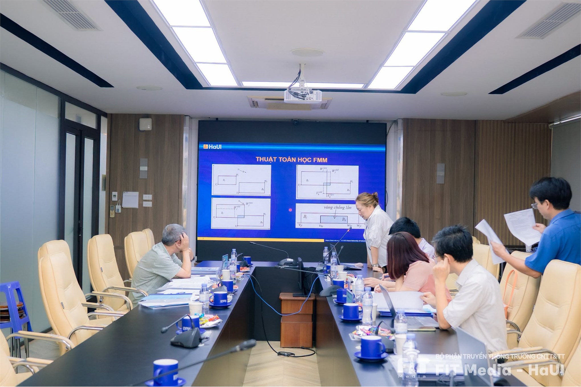 Đào tạo tiến sĩ tiếp tục ghi dấu ấn với 04 nghiên cứu sinh bảo vệ thành công đề cương luận án