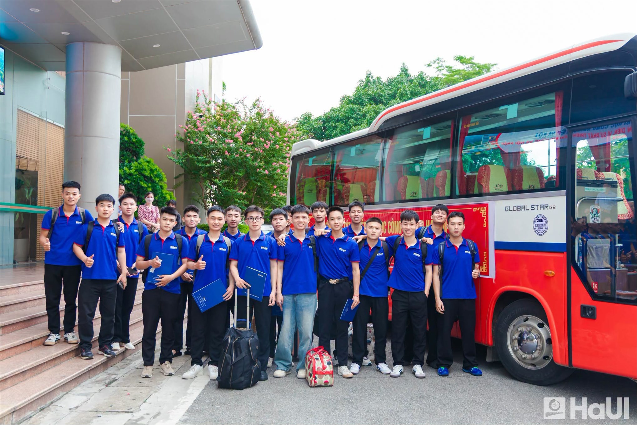 Tự hào Trường Công nghệ thông tin và Truyền thông: 03 sinh viên ưu tú được tuyển chọn tham gia đào tạo Sĩ quan dự bị năm 2026