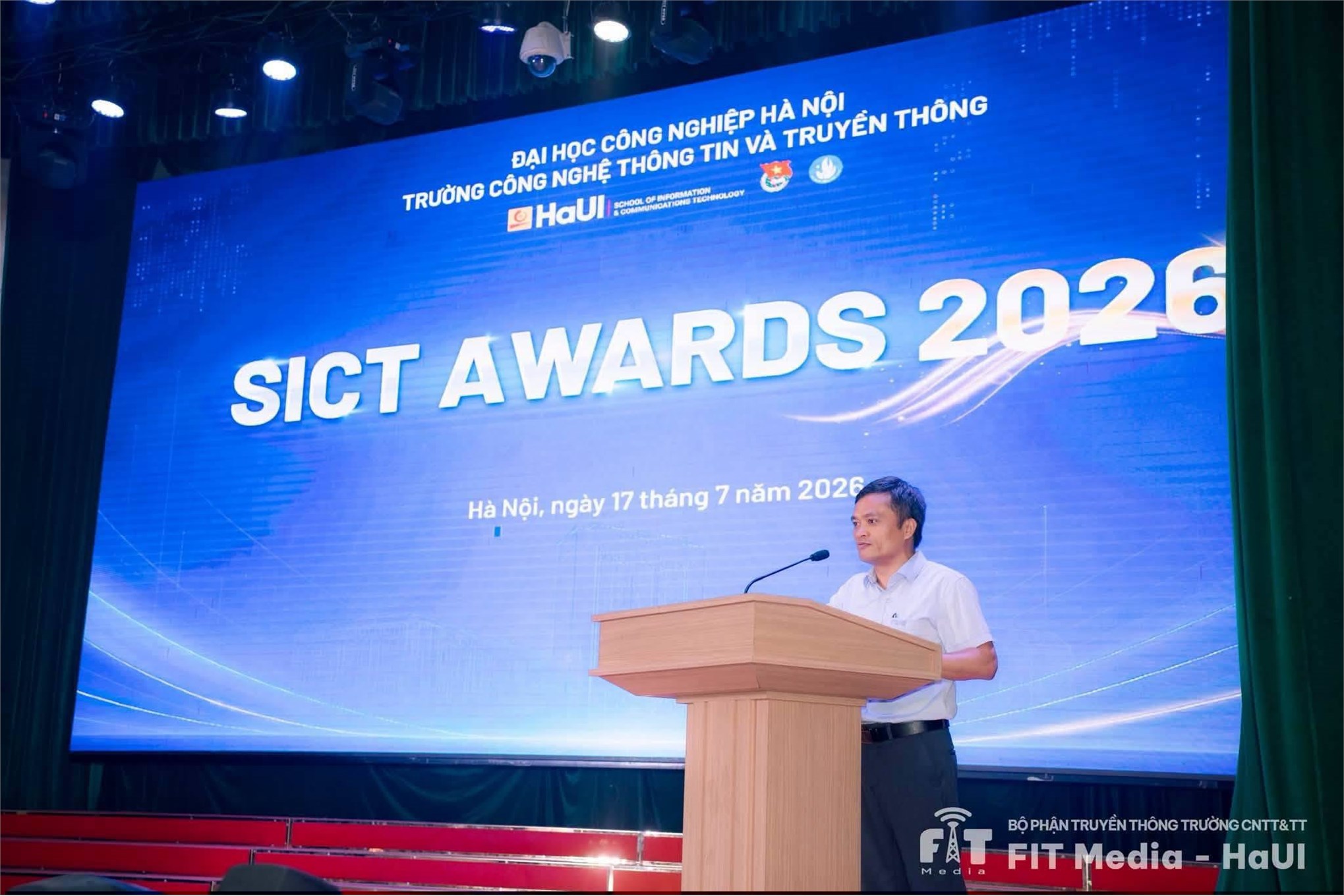 SICT Awards 2026 – Vinh danh những nỗ lực, lan tỏa tinh thần học tập và khát vọng chinh phục của sinh viên Trường Công nghệ thông tin và Truyền thông