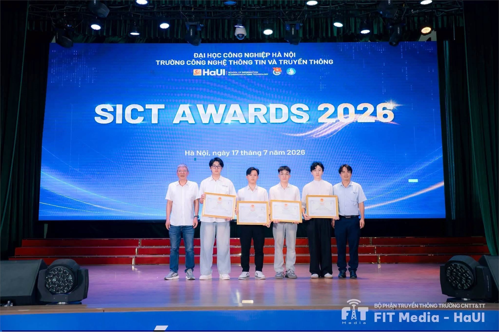 SICT Awards 2026 – Vinh danh những nỗ lực, lan tỏa tinh thần học tập và khát vọng chinh phục của sinh viên Trường Công nghệ thông tin và Truyền thông