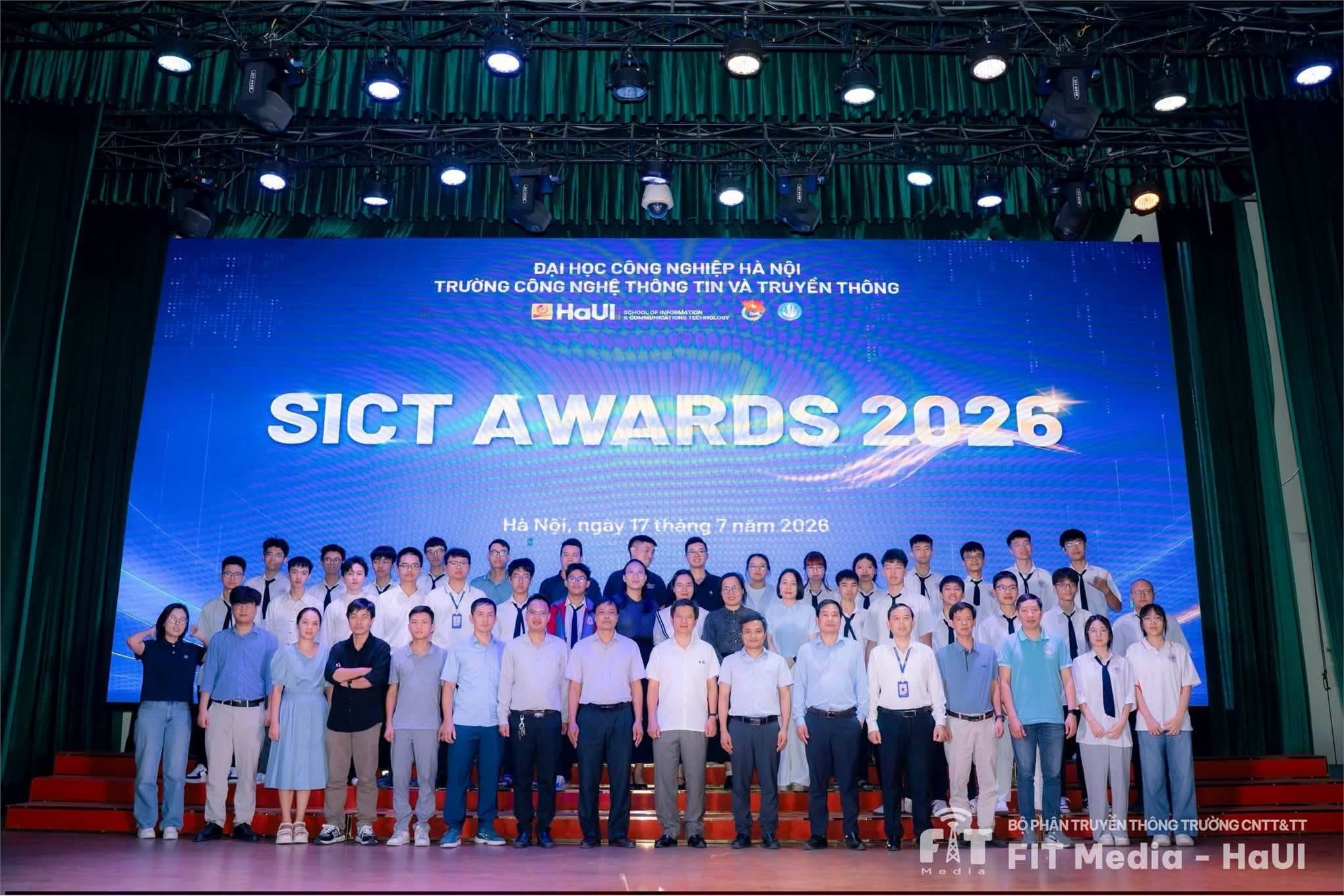 SICT Awards 2026 – Vinh danh những nỗ lực, lan tỏa tinh thần học tập và khát vọng chinh phục của sinh viên Trường Công nghệ thông tin và Truyền thông