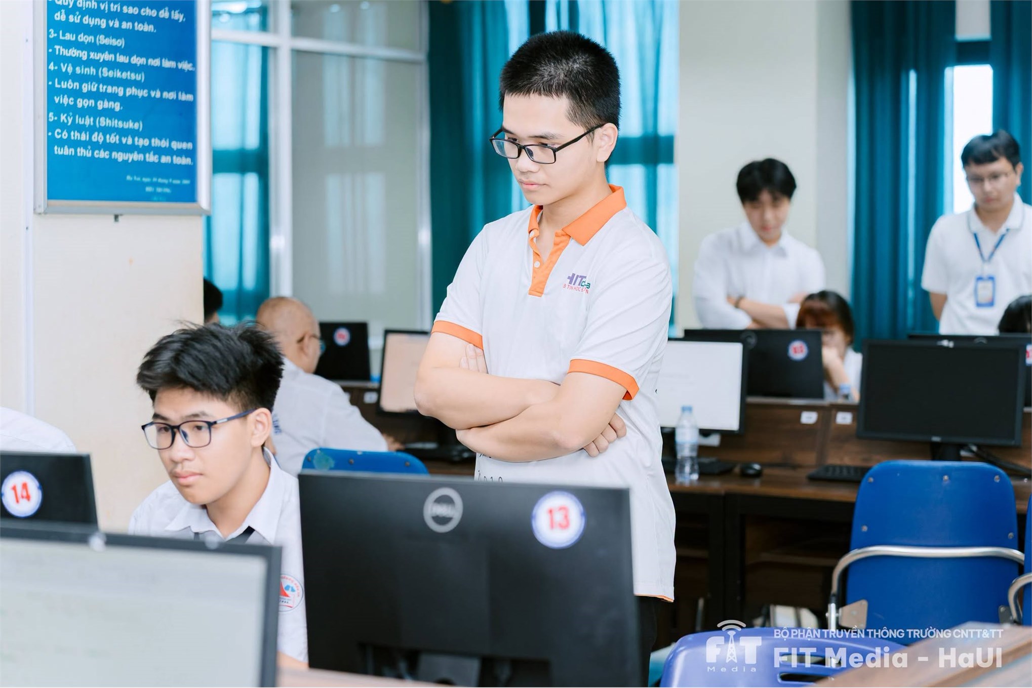 Trường Công nghệ thông tin và Truyền thông chào đón học sinh Trường THPT Chuyên Hạ Long đến tham quan, trải nghiệm môi trường học tập công nghệ