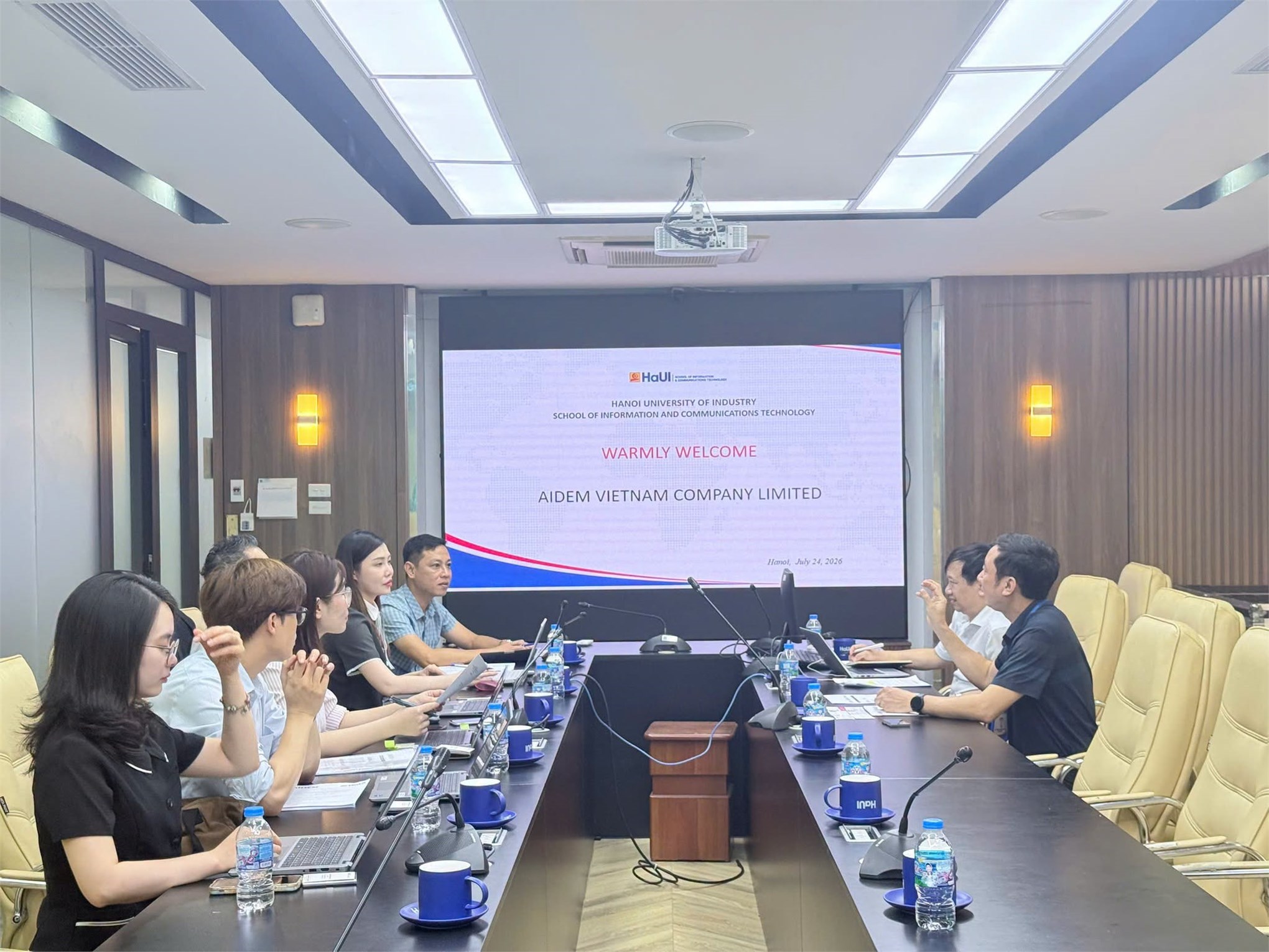 Trường Công nghệ thông tin và Truyền thông tăng cường hợp tác với các doanh nghiệp Nhật Bản