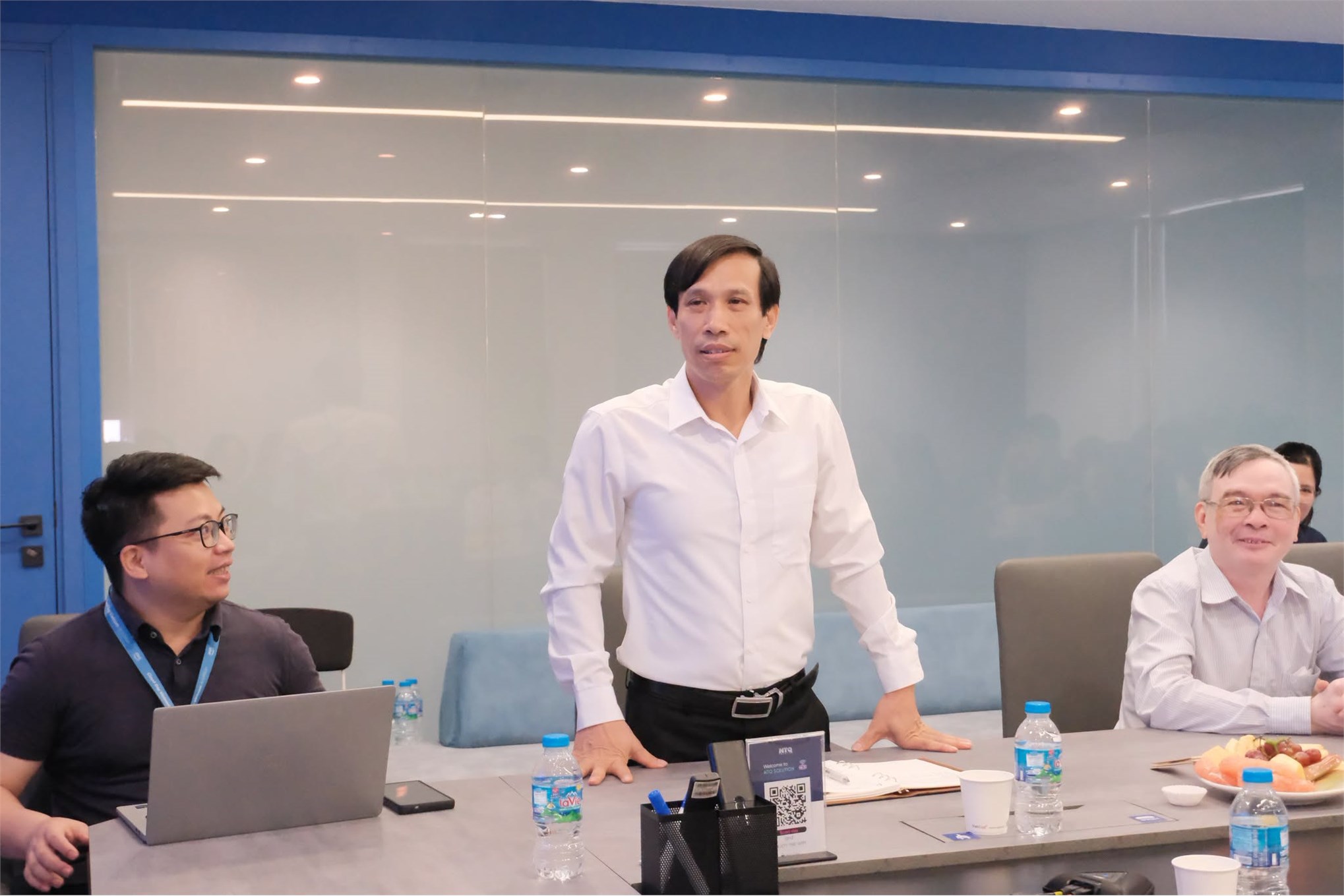 Khoa Khoa học máy tính – Trường Công nghệ Thông tin và Truyền thông thăm quan, làm việc tại NTQ Solution