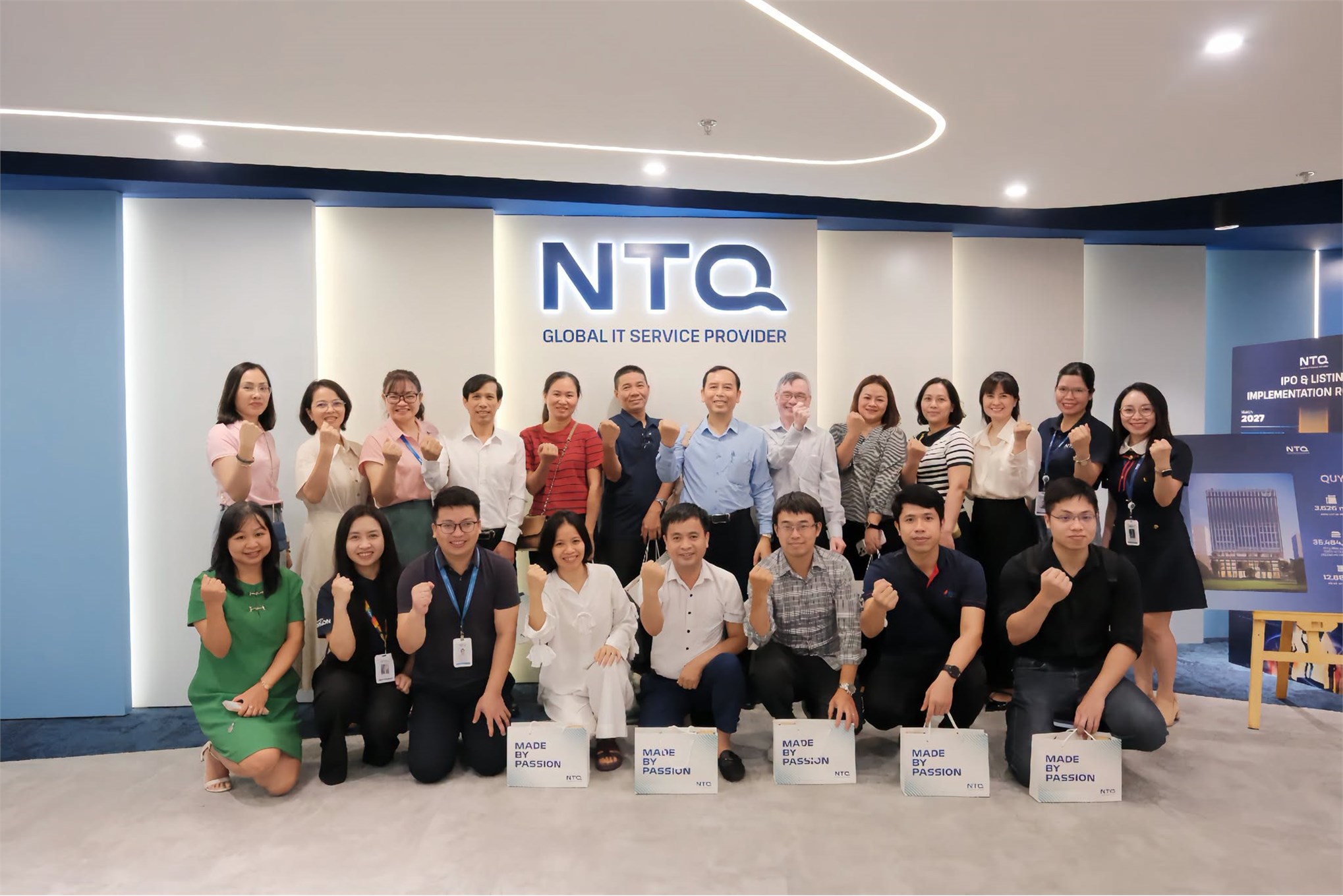 Khoa Khoa học máy tính – Trường Công nghệ Thông tin và Truyền thông thăm quan, làm việc tại NTQ Solution