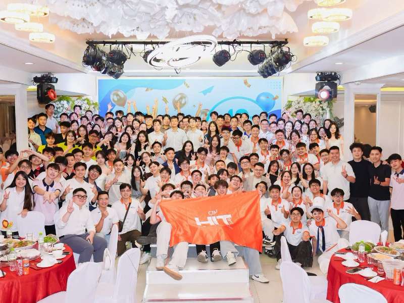 Chúc mừng sinh nhật CLB Tin học HIT – Tuổi 16: Giữ lửa, truyền lửa, chắp cánh vươn xa