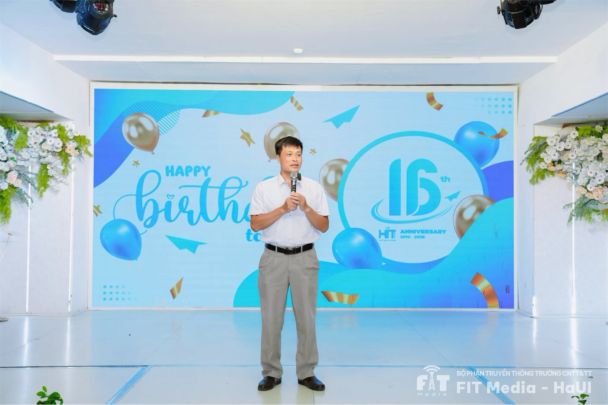 Chúc mừng sinh nhật CLB Tin học HIT – Tuổi 16: Giữ lửa, truyền lửa, chắp cánh vươn xa