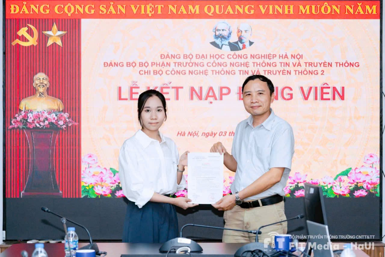 Chi bộ CNTT&TT2 tổ chức thành công Lễ kết nạp Đảng viên mới