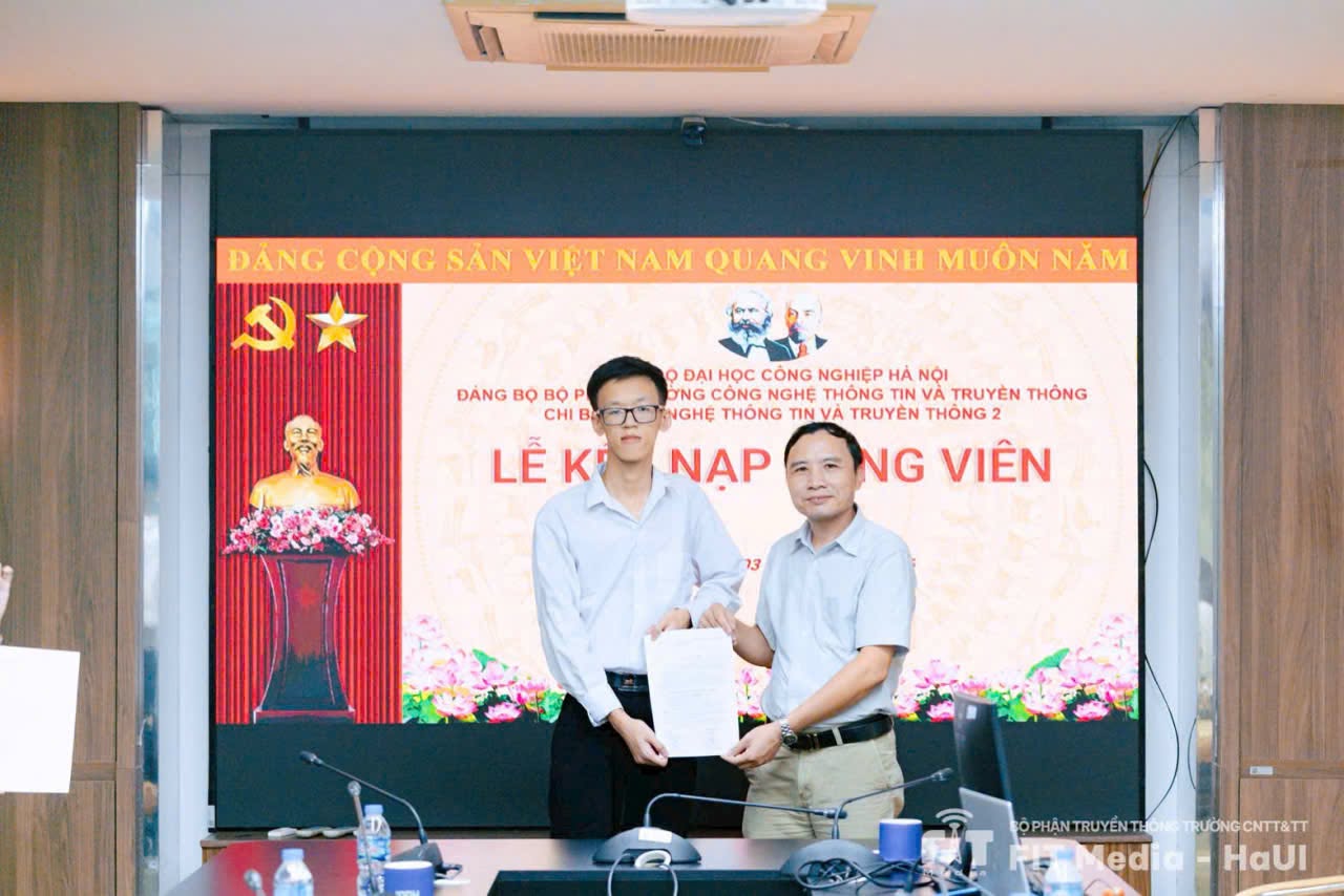 Chi bộ CNTT&TT2 tổ chức thành công Lễ kết nạp Đảng viên mới