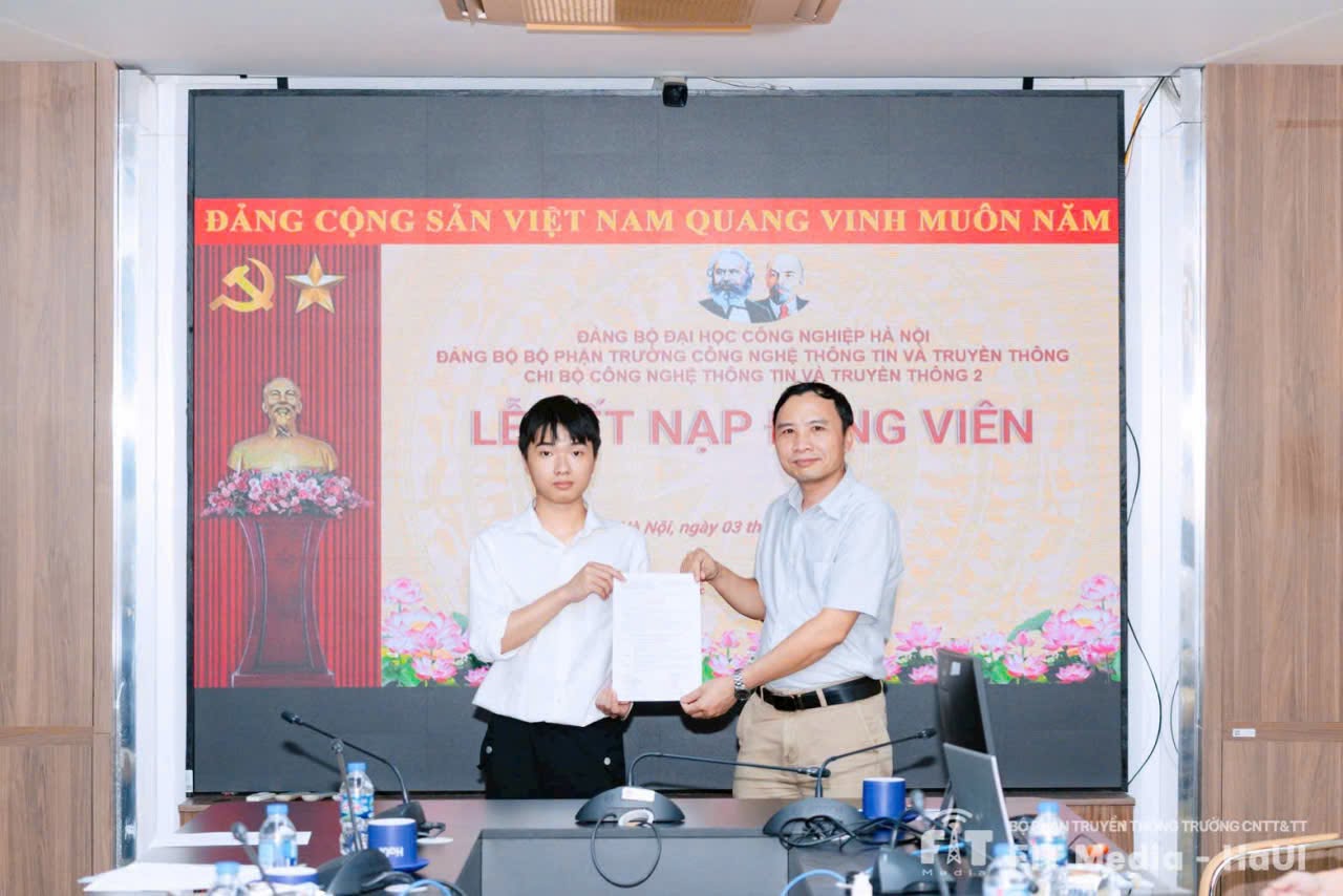 Chi bộ CNTT&TT2 tổ chức thành công Lễ kết nạp Đảng viên mới