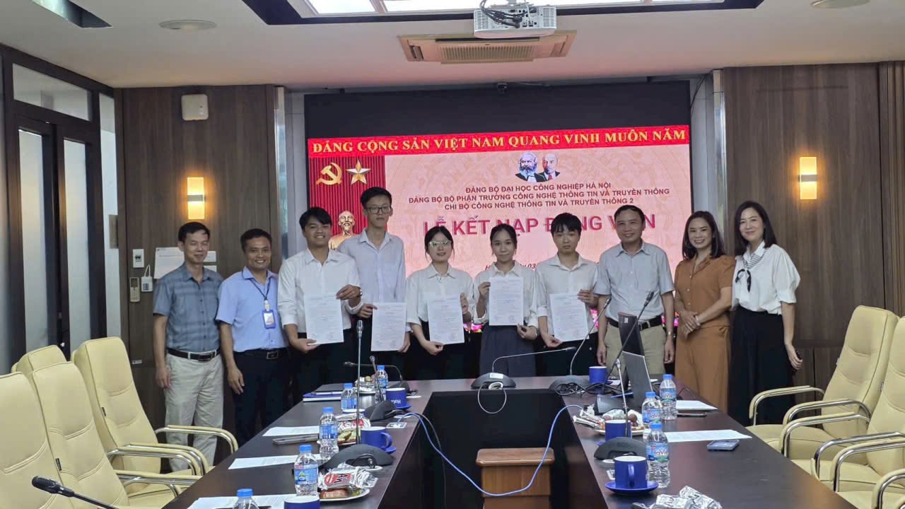 Chi bộ CNTT&TT2 tổ chức thành công Lễ kết nạp Đảng viên mới