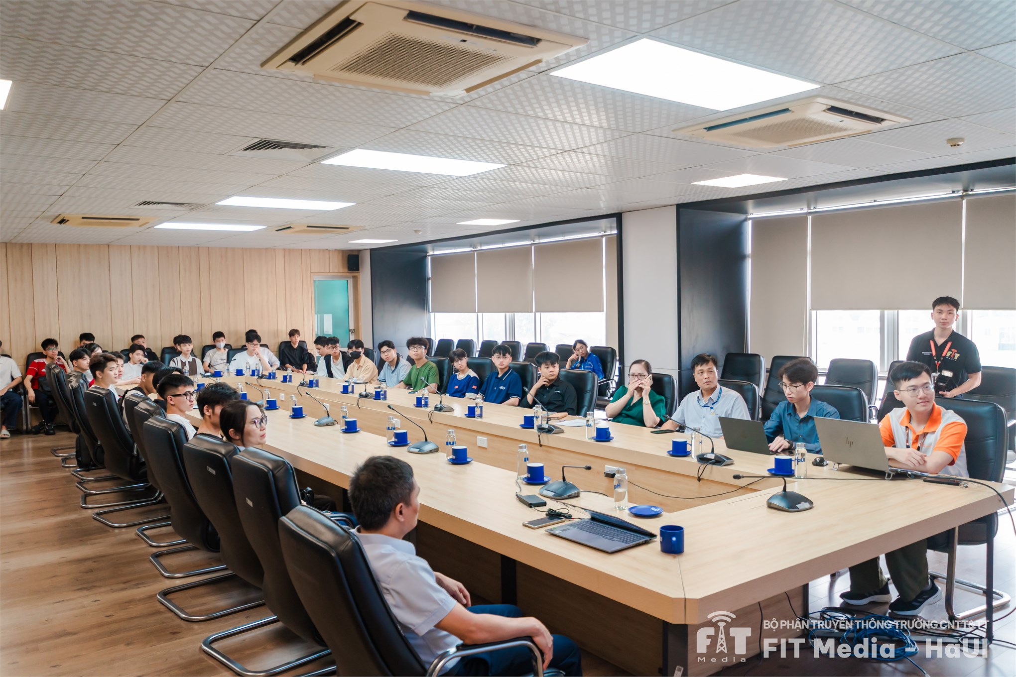 SICT chào đón tân sinh viên K21 các chương trình đào tạo bằng tiếng Anh