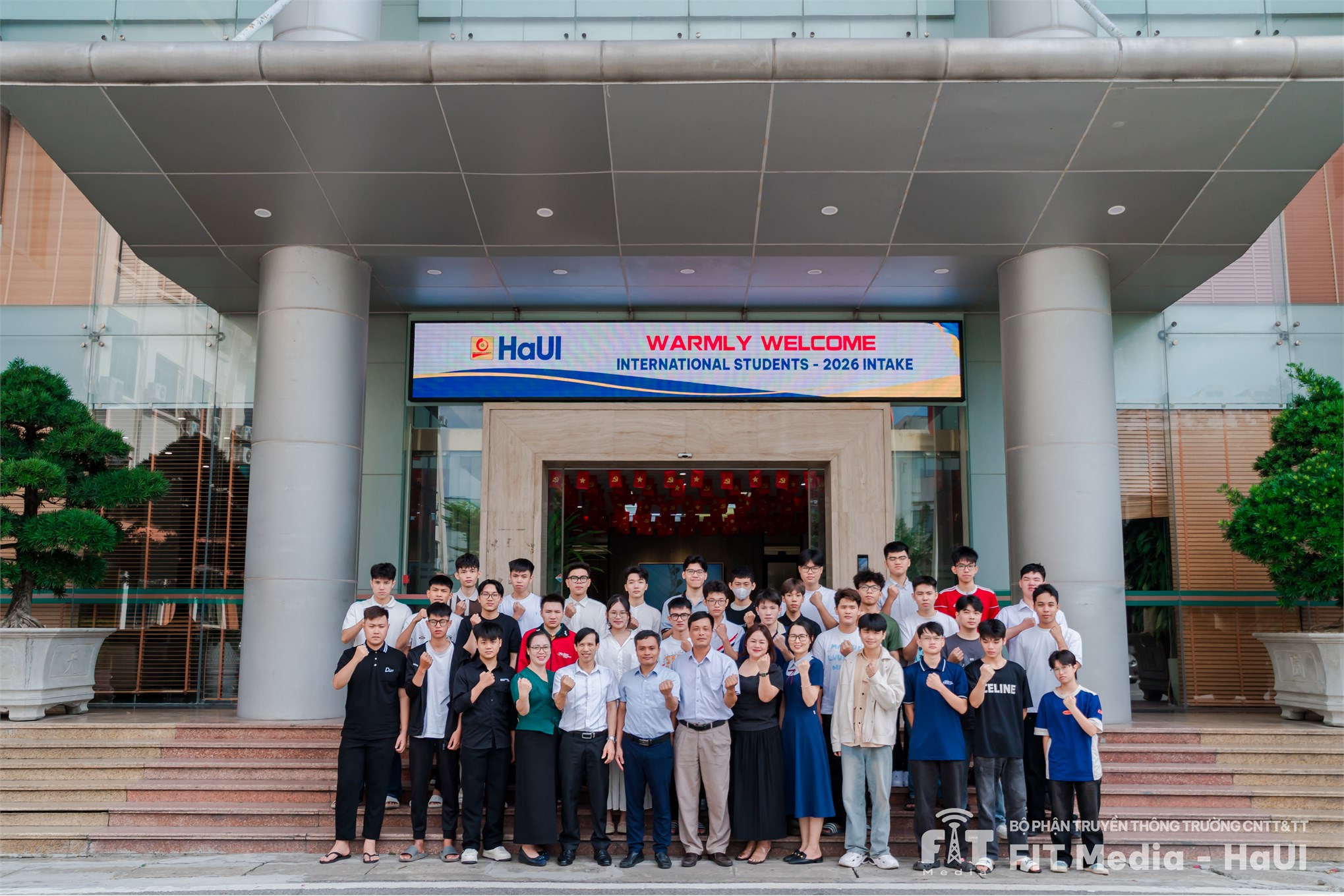 SICT chào đón tân sinh viên K21 các chương trình đào tạo bằng tiếng Anh