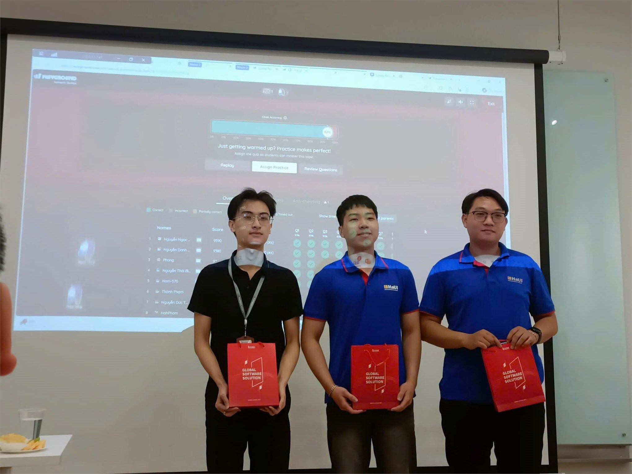 Sinh viên SICT-HaUI “đi tìm” câu trả lời: Doanh nghiệp cần gì ở kỹ sư IT tương lai?