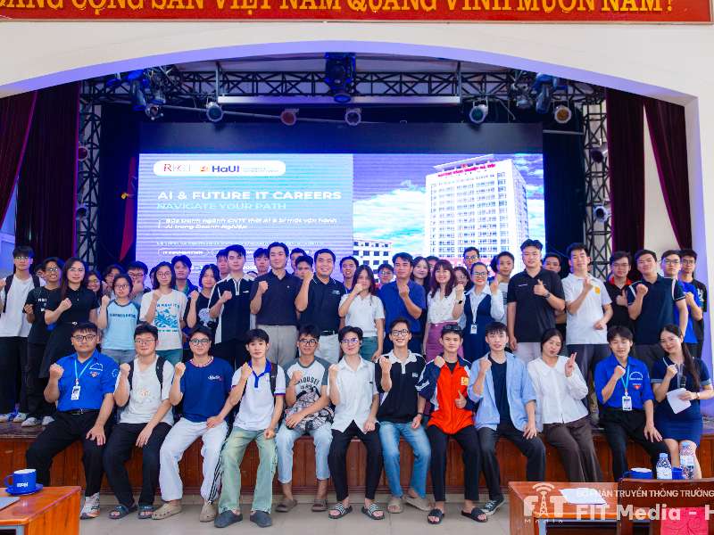 AI & Future IT Careers: Navigate Your Path – SICT-HaUI cùng sinh viên định hình hành trang nghề nghiệp IT trong kỷ nguyên AI