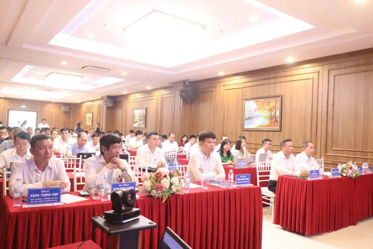 Khai mạc Lớp bồi dưỡng năng lực số, kỹ năng số năm 2026 tại Tuyên Quang