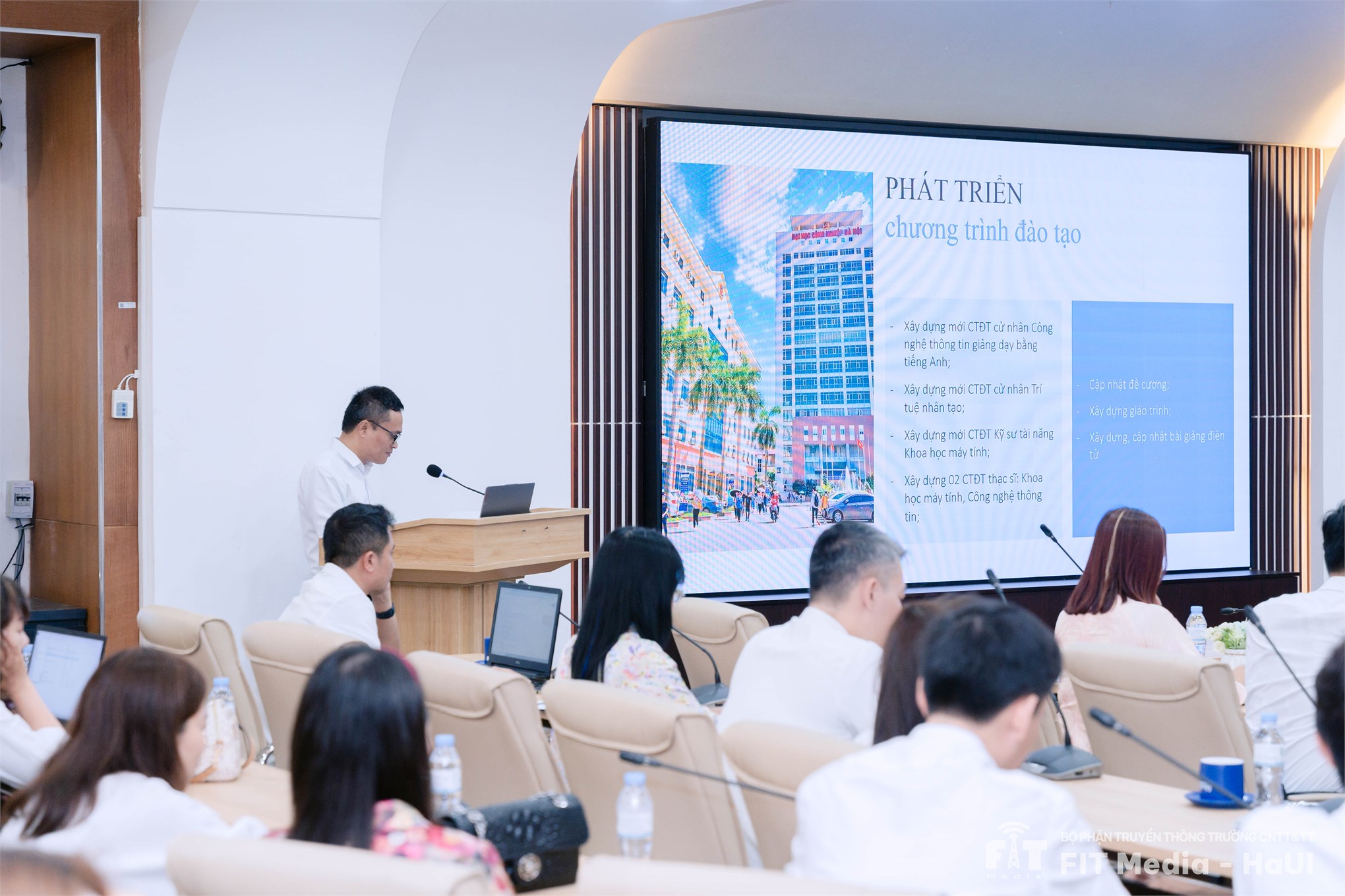 Hội nghị viên chức, người lao động Trường Công nghệ thông tin và Truyền thông năm 2026: Đoàn kết, đổi mới, quyết tâm thực hiện chiến lược phát triển giai đoạn 2026–2030