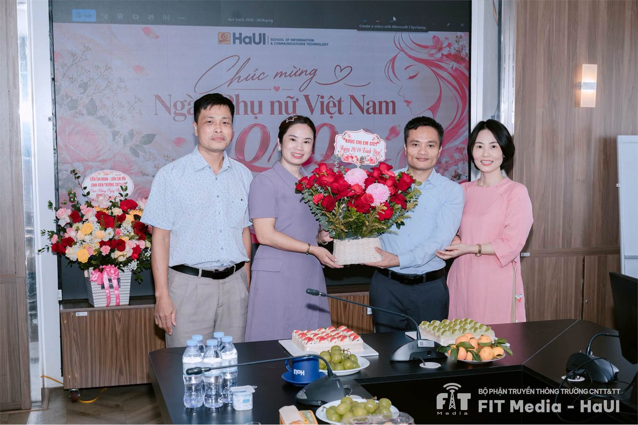 SICT – HaUI rạng rỡ và ấm áp chương trình kỷ niệm Ngày Phụ nữ Việt Nam 20/10