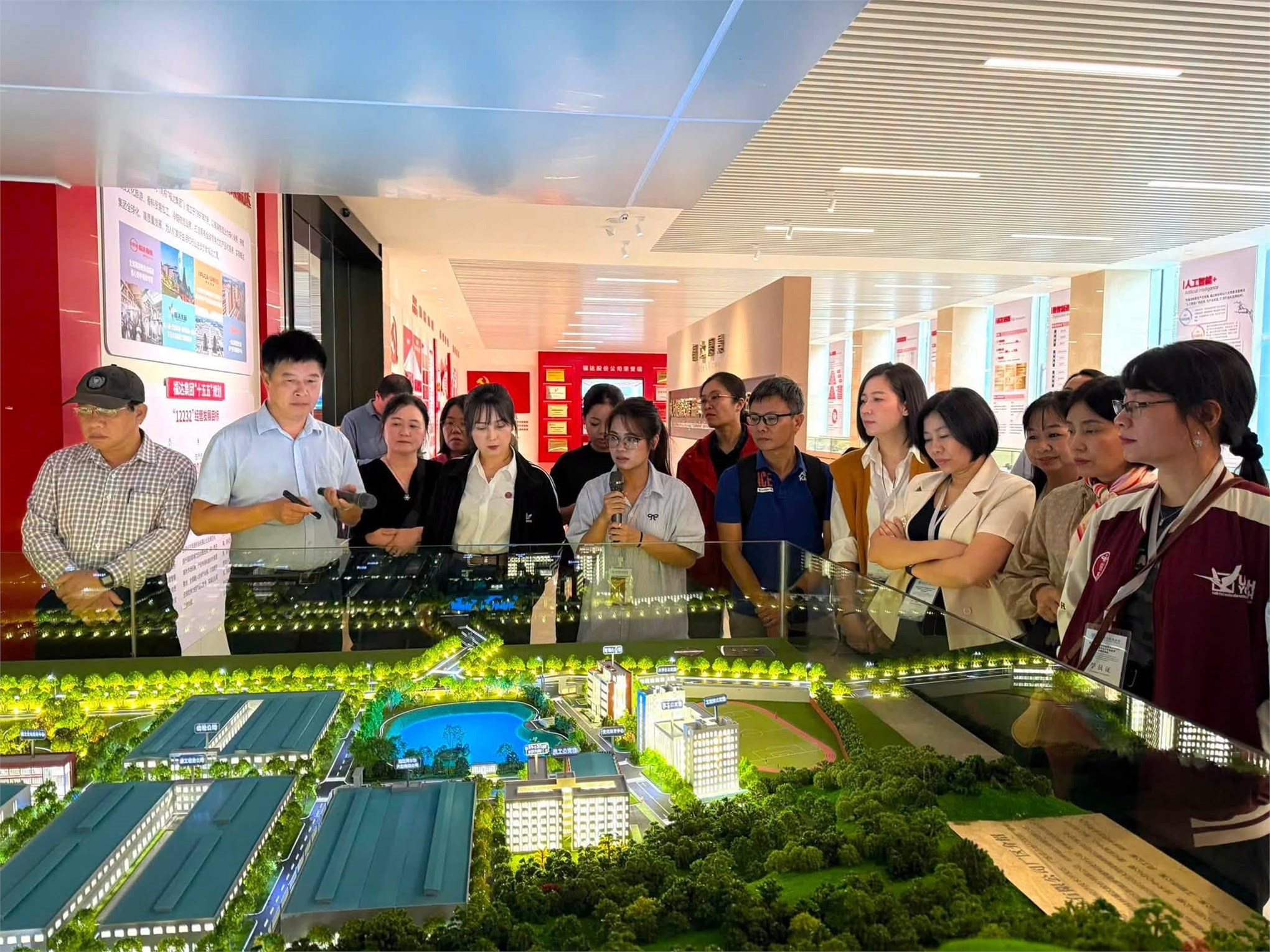 HaUI học tập thực tế tại doanh nghiệp Trung Quốc - Khám phá công nghệ điện và thiết bị y tế